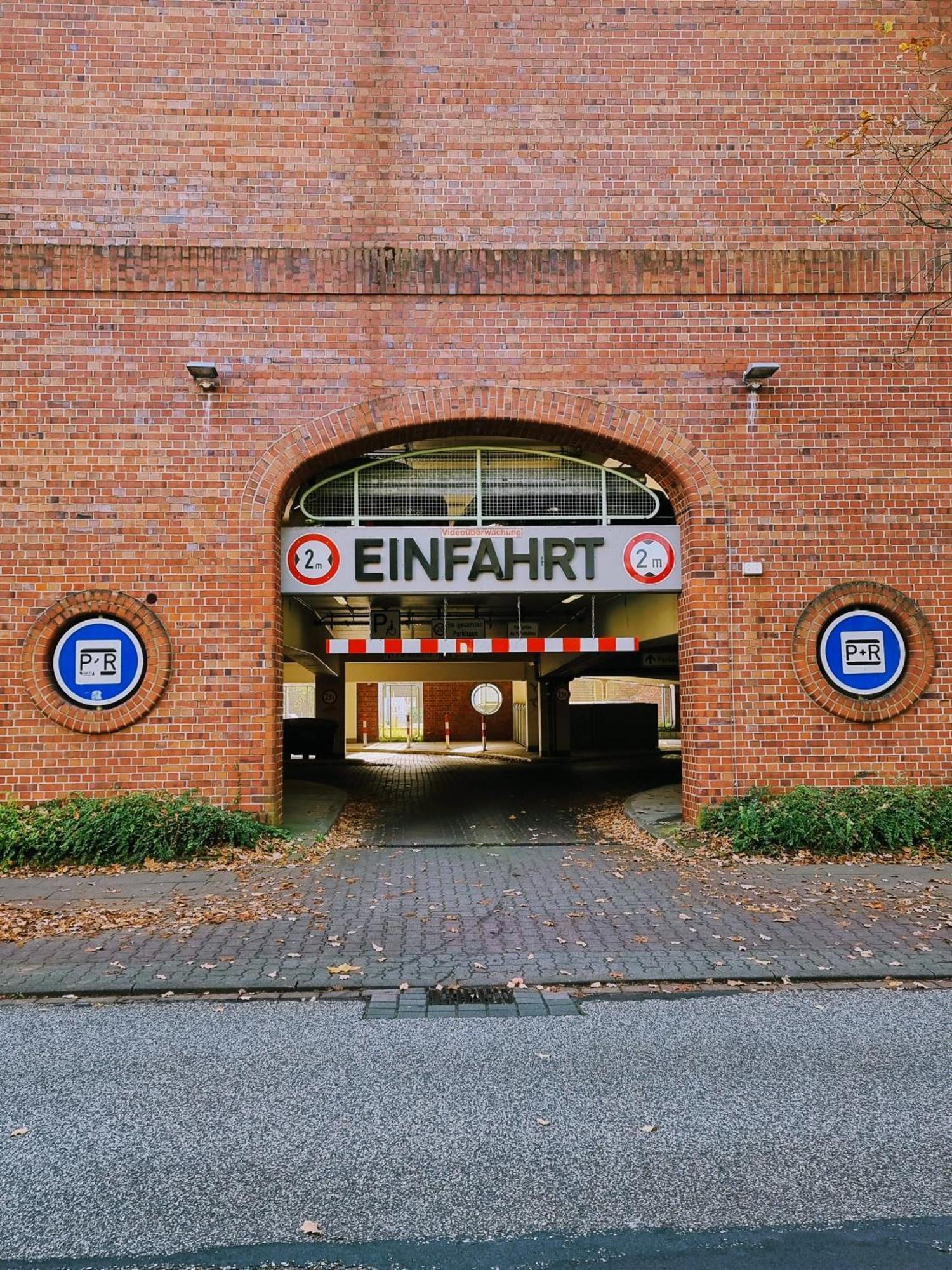 Have-A-Nice-Stay - Nahe Bahnhof Ahrensburg - 20 Minuten Nach Hamburg - Trotzdem Ruhig Gelegen - 6 Minuten Zu Fuss Ins Zentrum Ahrensburg - Modern Eingerichtet Exterior photo